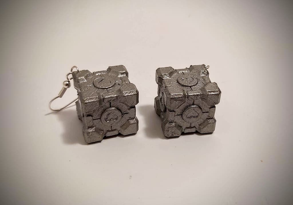 Portal Companion Cube Earrings/Keychain — 3D model preview